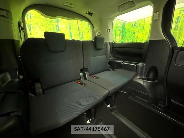 Toyota NOAH HYBRID 2014-06 8628128-9