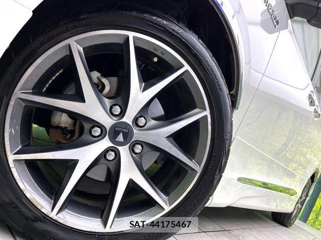 Toyota NOAH HYBRID 2014-06 8628128-13