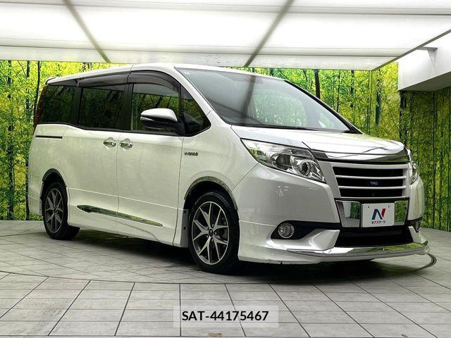 Toyota NOAH HYBRID 2014-06 8628128-16