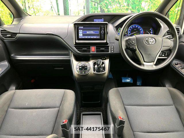 Toyota NOAH HYBRID 2014-06 8628128-1