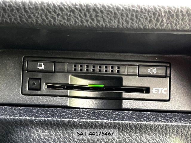 Toyota NOAH HYBRID 2014-06 8628128-5