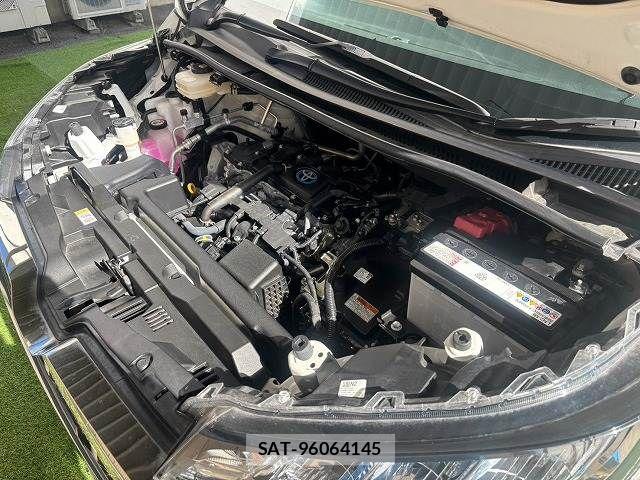 Toyota NOAH HYBRID 2022-02 8628117-12