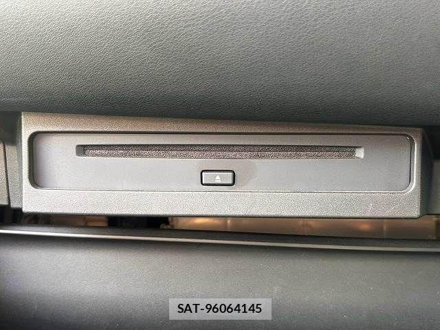 Toyota NOAH HYBRID 2022-02 8628117-8