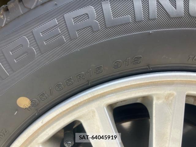 Toyota NOAH HYBRID 2014-05 8628132-11
