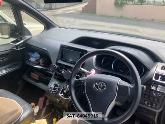 Toyota NOAH HYBRID 2014-05 8628132-12