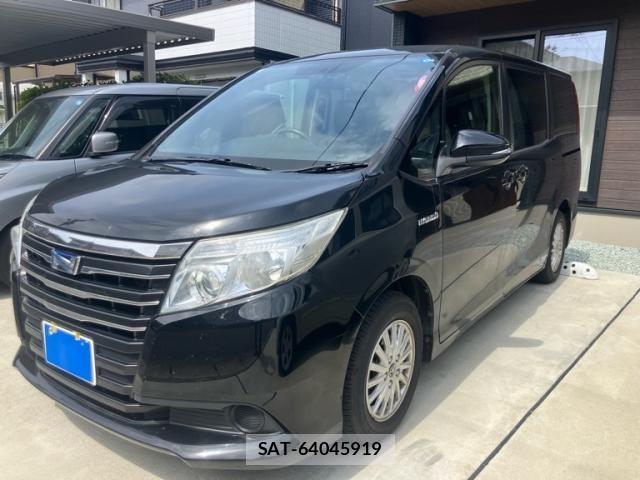 Toyota NOAH HYBRID 2014-05 8628132-1
