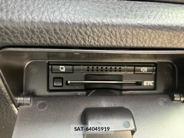Toyota NOAH HYBRID 2014-05 8628132-21