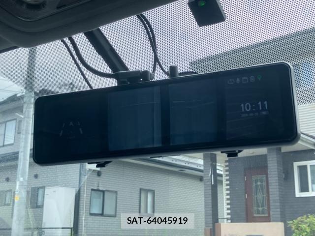 Toyota NOAH HYBRID 2014-05 8628132-26