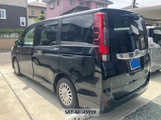 Toyota NOAH HYBRID 2014-05 8628132-4