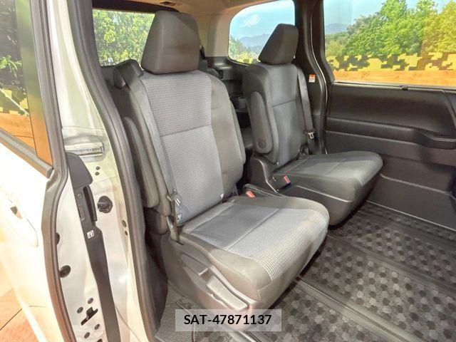 Toyota NOAH HYBRID 2022-10 8666664-8