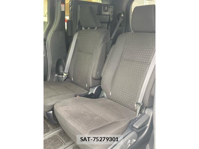 Toyota NOAH HYBRID 2022-01 8666665-12