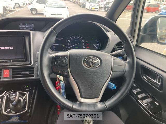 Toyota NOAH HYBRID 2022-01 8666665-17