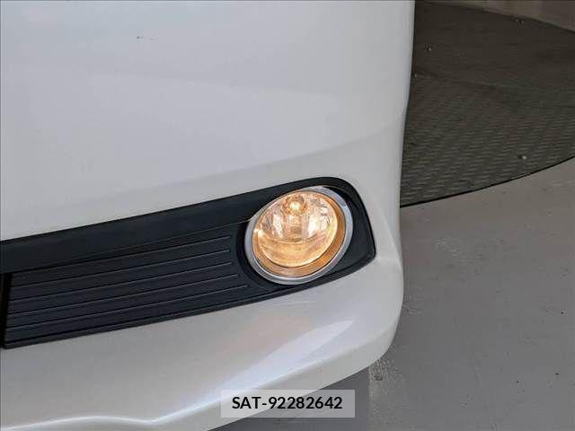 Toyota NOAH HYBRID 2016-03 8660721-13