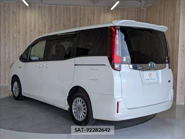 Toyota NOAH HYBRID 2016-03 8660721-20