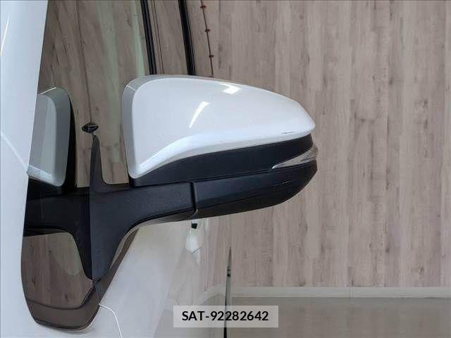 Toyota NOAH HYBRID 2016-03 8660721-26