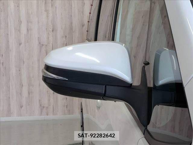 Toyota NOAH HYBRID 2016-03 8660721-27