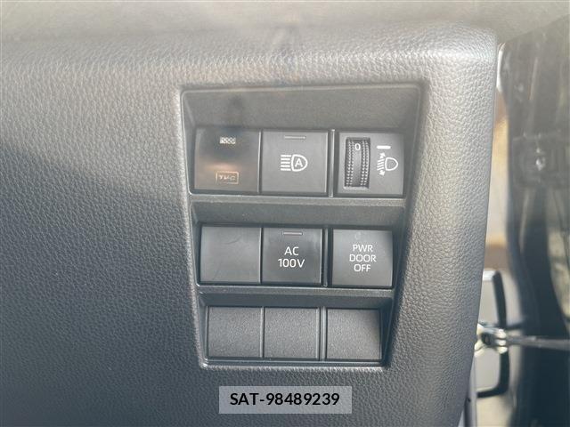 Toyota NOAH HYBRID 2023-09 8666662-11