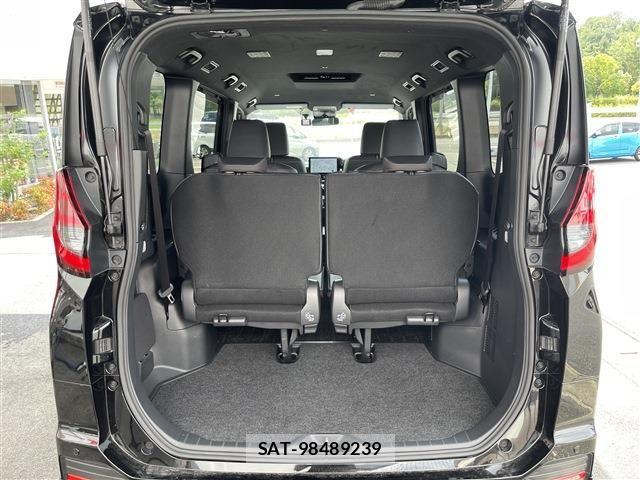 Toyota NOAH HYBRID 2023-09 8666662-17