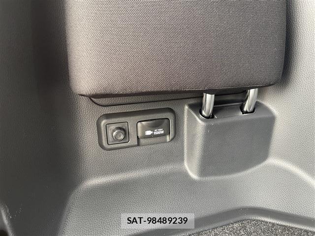 Toyota NOAH HYBRID 2023-09 8666662-18