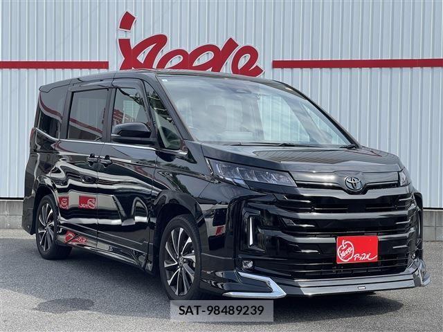 Toyota NOAH HYBRID 2023-09 8666662-3
