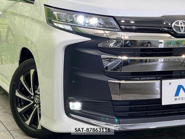 Toyota NOAH HYBRID 2025-12 8660712-12