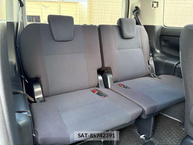 Toyota NOAH HYBRID 2021-08 8660722-15