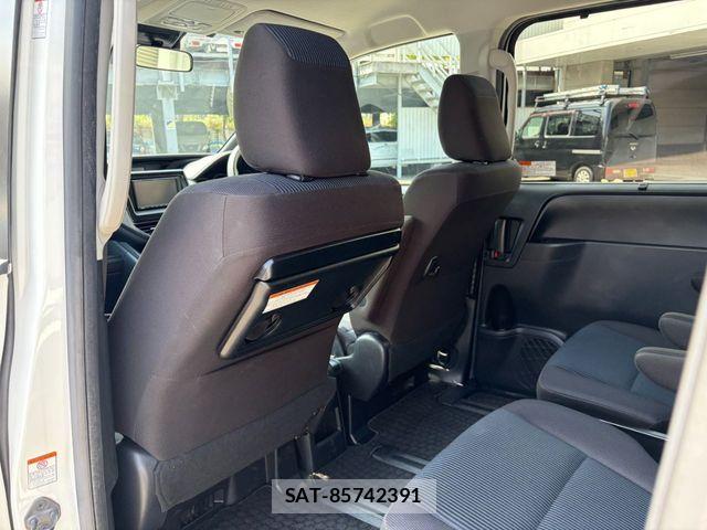 Toyota NOAH HYBRID 2021-08 8660722-22