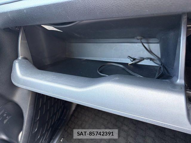 Toyota NOAH HYBRID 2021-08 8660722-26