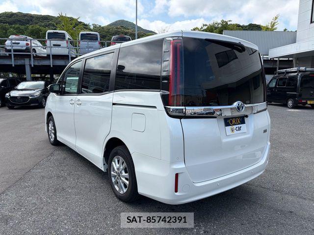 Toyota NOAH HYBRID 2021-08 8660722-28