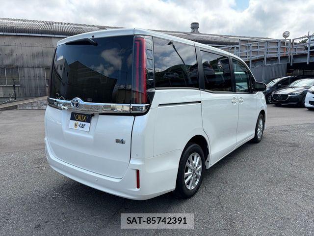 Toyota NOAH HYBRID 2021-08 8660722-2