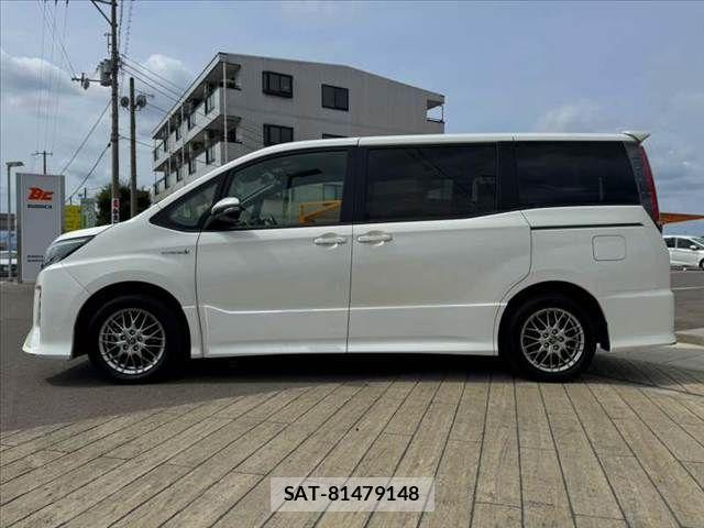 Toyota NOAH HYBRID 2017-09 8666666-10
