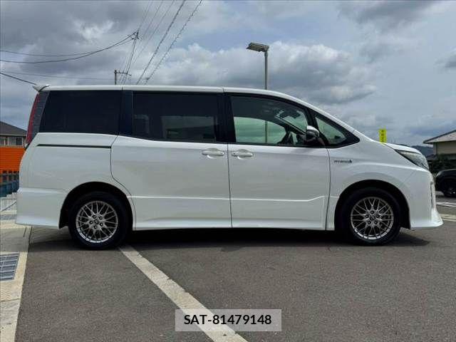 Toyota NOAH HYBRID 2017-09 8666666-11