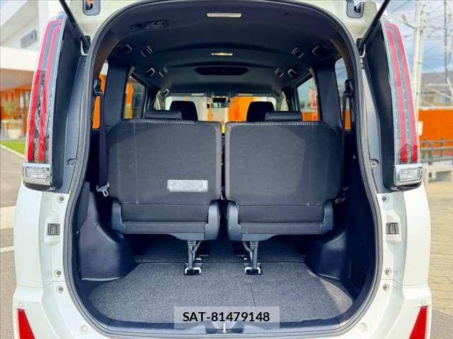 Toyota NOAH HYBRID 2017-09 8666666-19