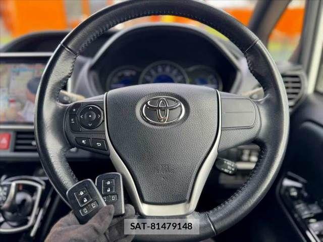 Toyota NOAH HYBRID 2017-09 8666666-5