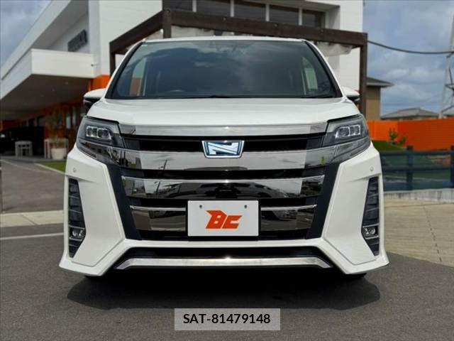 Toyota NOAH HYBRID 2017-09 8666666-8