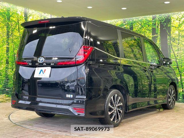 Toyota NOAH HYBRID 2025-02 8660715-17