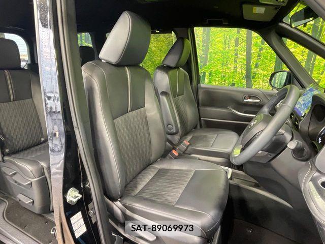 Toyota NOAH HYBRID 2025-02 8660715-7