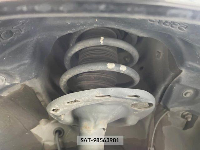 Toyota NOAH HYBRID 2020-09 8660719-19