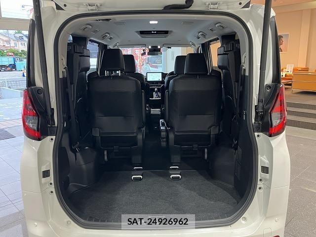 Toyota NOAH HYBRID 2023-09 8660718-26
