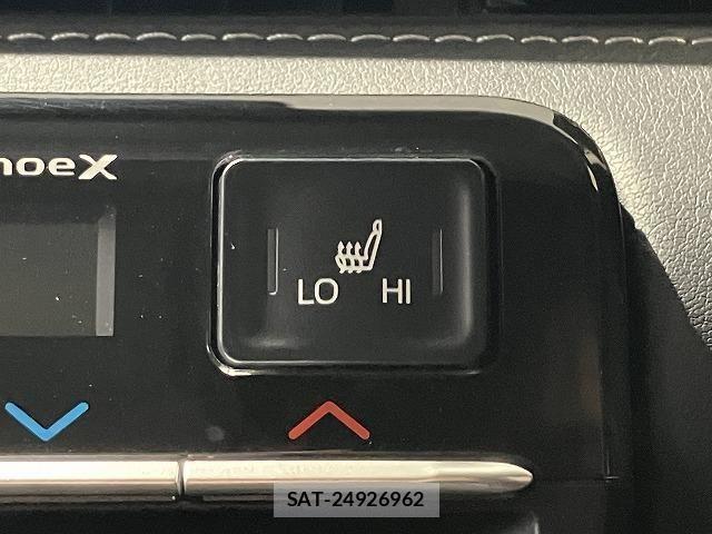 Toyota NOAH HYBRID 2023-09 8660718-6