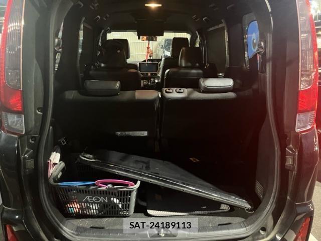 Toyota NOAH HYBRID 2016-09 8666667-5