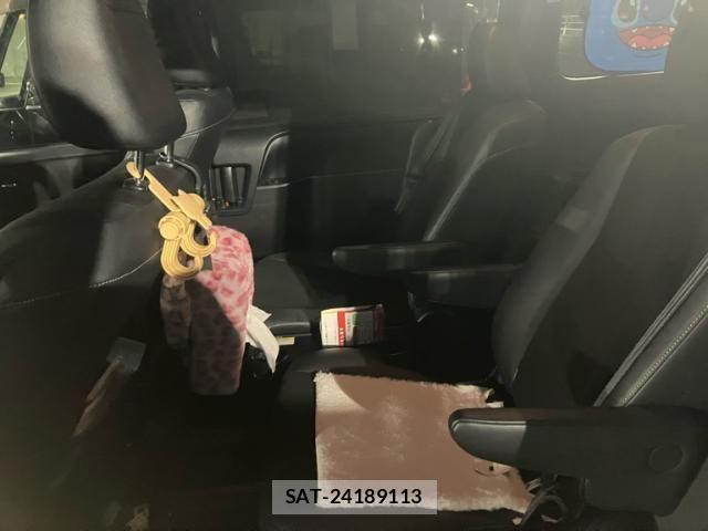 Toyota NOAH HYBRID 2016-09 8666667-6