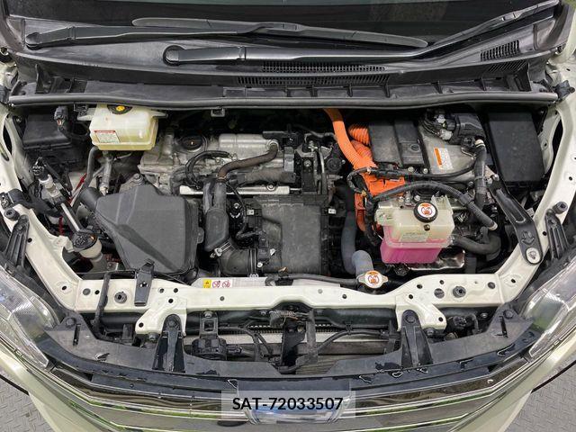 Toyota NOAH HYBRID 2019-02 8660720-18
