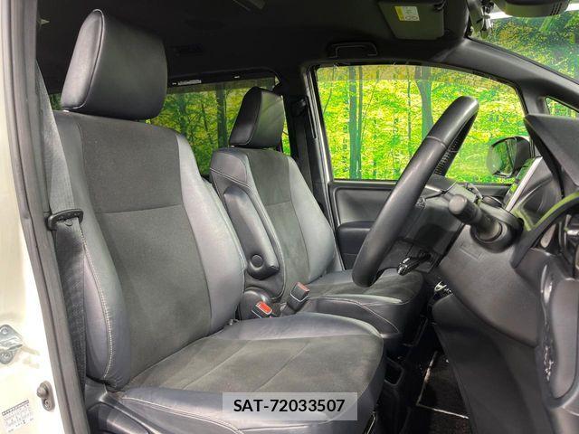 Toyota NOAH HYBRID 2019-02 8660720-7