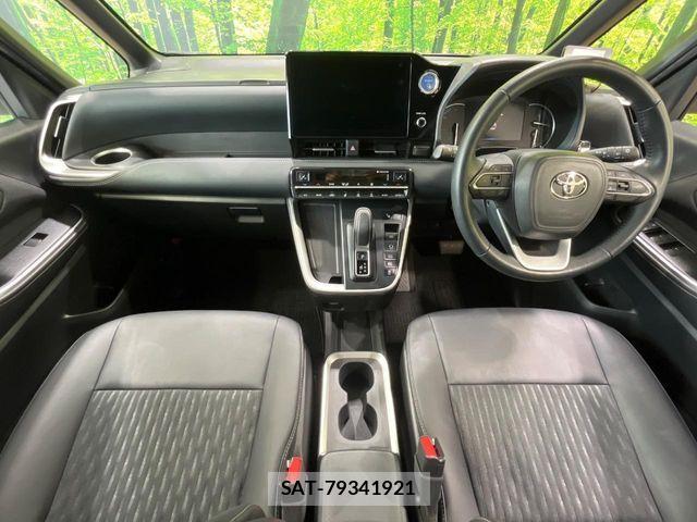 Toyota NOAH HYBRID 2022-07 8686184-1