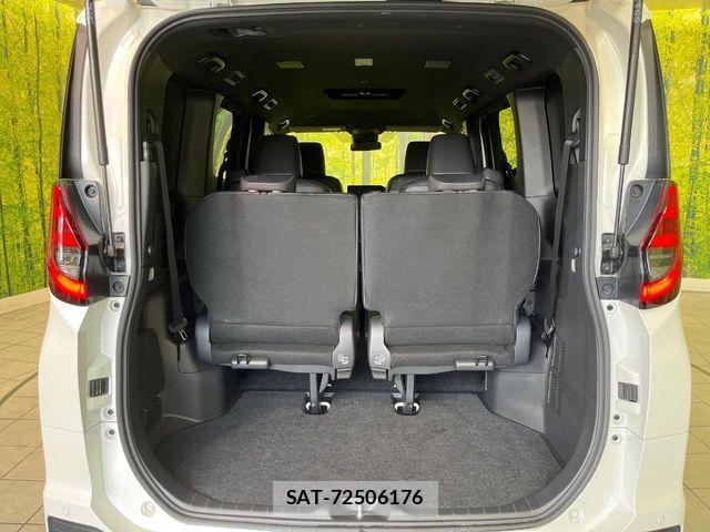 Toyota NOAH HYBRID 2023-12 8686185-9