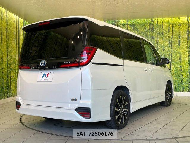 Toyota NOAH HYBRID 2023-12 8686185-16