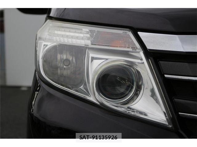 Toyota NOAH HYBRID 2014-05 8686188-9