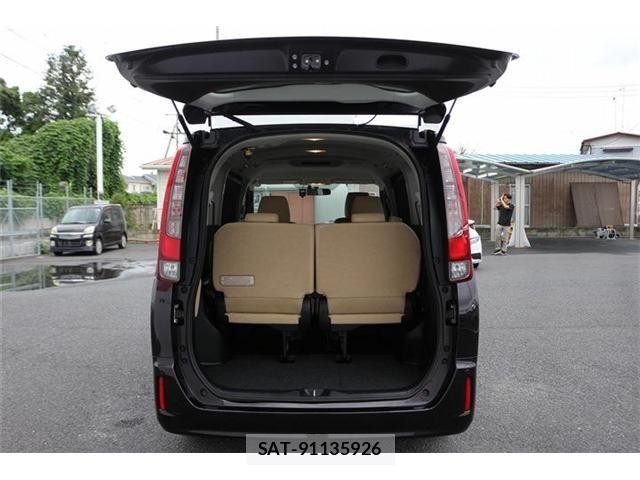Toyota NOAH HYBRID 2014-05 8686188-27