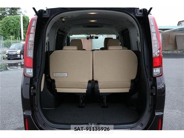Toyota NOAH HYBRID 2014-05 8686188-28
